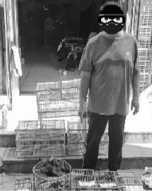 3片粘网捕13只野生鸟 捕鸟男被民警逮个正着
